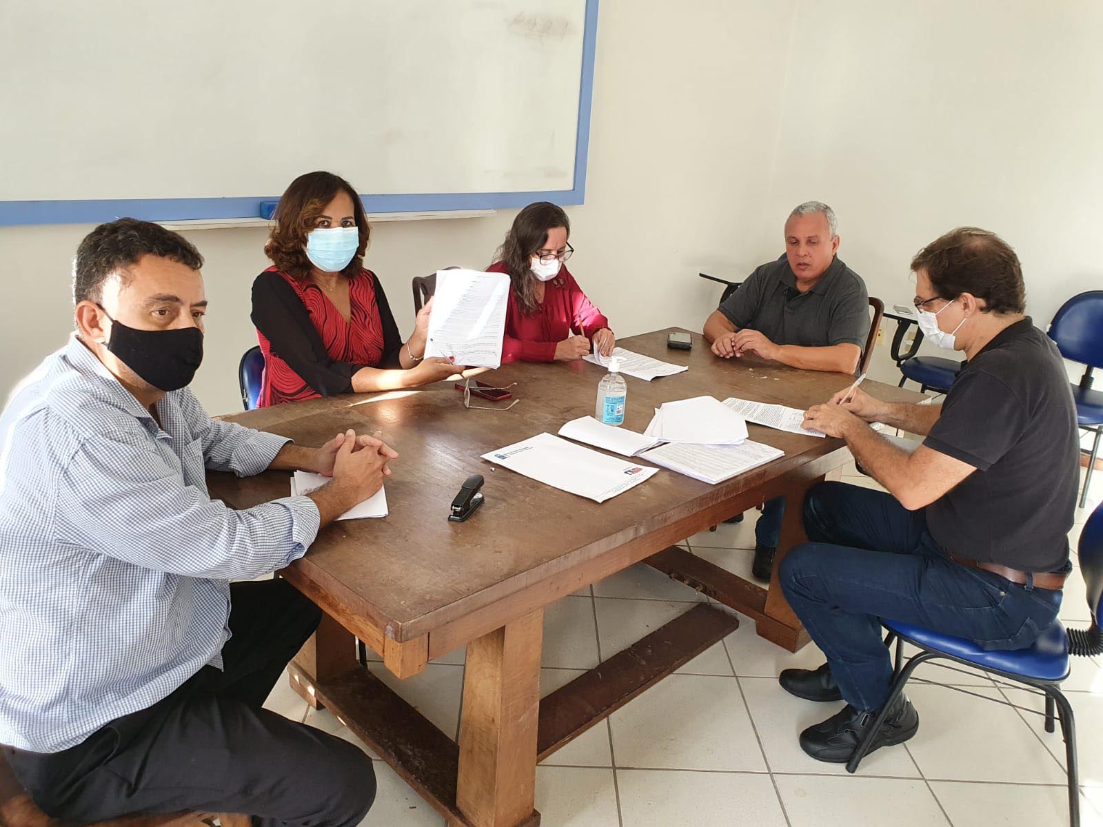 Reunião de negociação entre a diretoria do Sindbares e o Sindicato Patronal